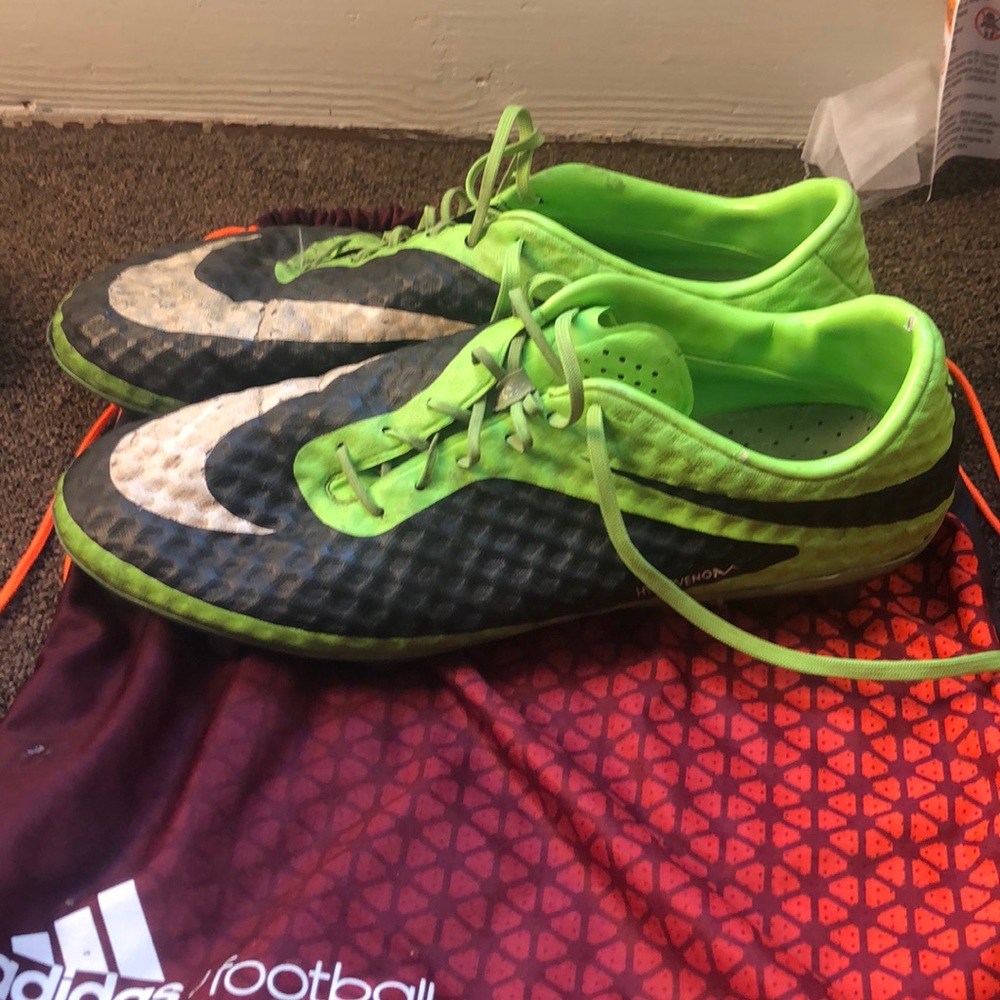 Nike Hypervenom Soccer Cleats - Picture 2 of 4